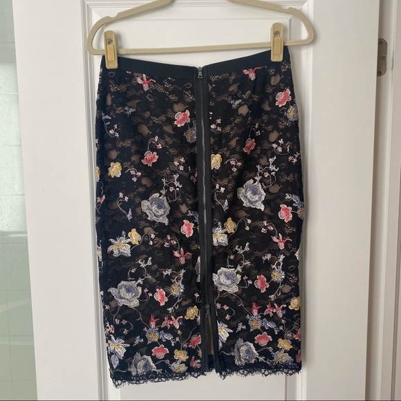BCBG IRISA floral pencil skirt - Picture 3 of 3